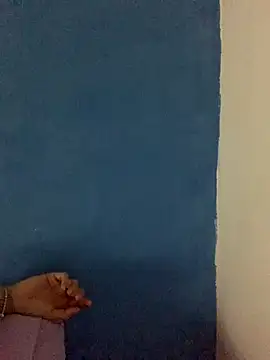 BetinaSoares online show from 10/09/25, 03:15