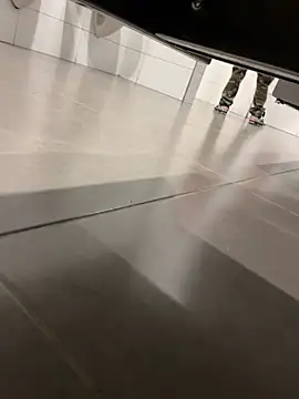 thiagowes online show from 04/21/26, 06:23