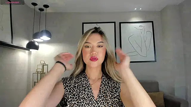 RebeccaHudson online show from 02/05/26, 07:29