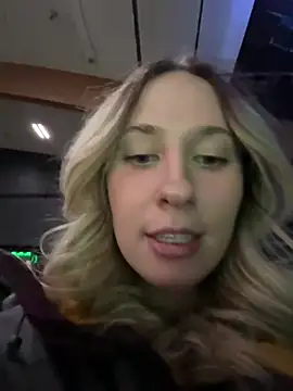 Snapshot of M1ssyk1ssy chatting on 12/22/24, 10:47 M1ssyk1ssy online show from 12/22/24, 10:47