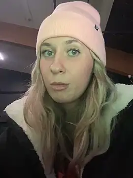 Snapshot of M1ssyk1ssy chatting on 12/30/24, 10:12 M1ssyk1ssy online show from 12/30/24, 10:12