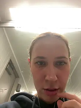 Snapshot of M1ssyk1ssy chatting on 01/02/25, 03:40 M1ssyk1ssy online show from 01/02/25, 03:40