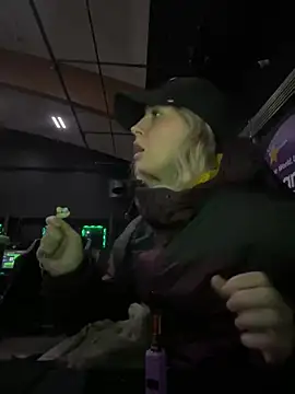 Snapshot of M1ssyk1ssy chatting on 01/04/25, 12:05 M1ssyk1ssy online show from 01/04/25, 12:05