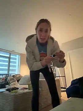 Snapshot of M1ssyk1ssy chatting on 11/07/25, 10:10 M1ssyk1ssy online show from 11/07/25, 10:10