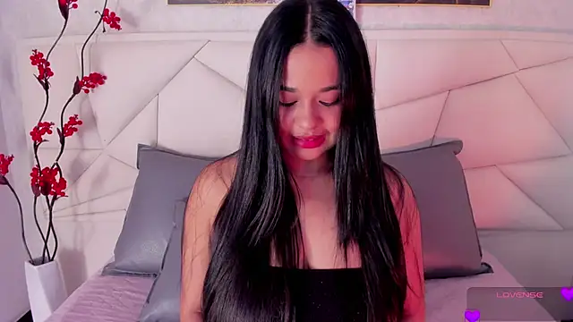 Snapshot of Aitana98_ chatting on 12/24/24, 03:27 Aitana98  online show from 12/24/24, 03:27