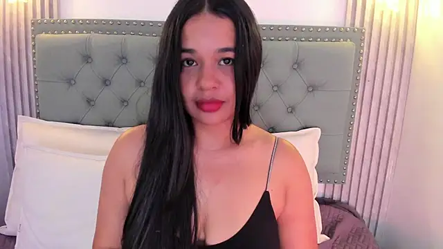 Snapshot of Aitana98_ chatting on 01/17/25, 09:39 Aitana98  online show from 01/17/25, 09:39