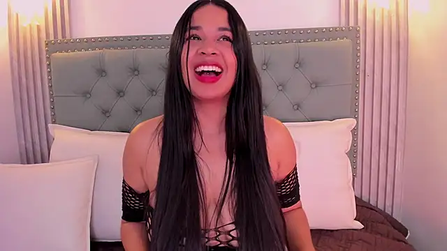 Snapshot of Aitana98_ chatting on 01/25/25, 04:23 Aitana98  online show from 01/25/25, 04:23