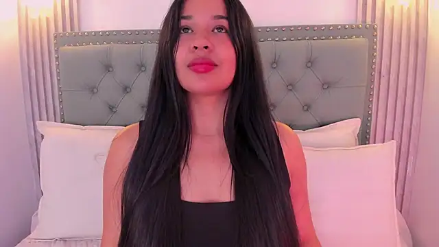Snapshot of Aitana98_ chatting on 02/12/25, 07:44 Aitana98  online show from 02/12/25, 07:44