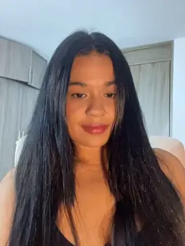 Snapshot of Aitana98_ chatting on 10/20/25, 02:12 Aitana98  online show from 10/20/25, 02:12