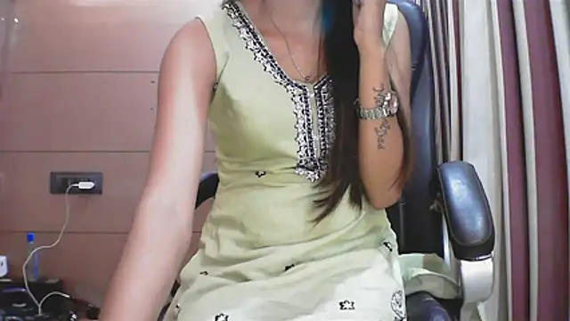 collage hoty online show from 11/26/25, 05:36