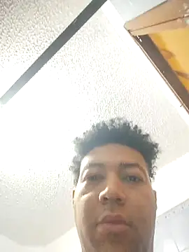 Snapshot of Morenocosta12 chatting on 09/16/25, 03:02 Morenocosta12 online show from 09/16/25, 03:02