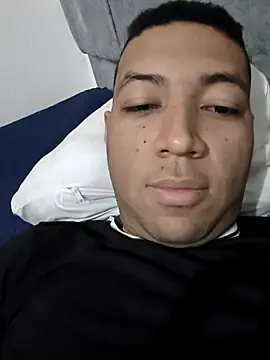 Snapshot of Morenocosta12 chatting on 12/17/25, 06:58 Morenocosta12 online show from 12/17/25, 06:58