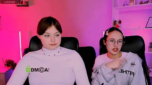 nikole kitt online show from 12/15/25, 08:02