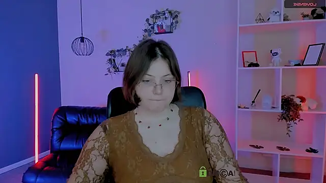 Snapshot of nikole_kitt chatting on 05/05/26, 07:00 nikole kitt online show from 05/05/26, 07:00