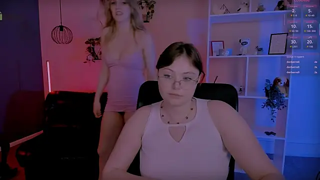 Snapshot of nikole_kitt chatting on 05/19/26, 01:56 nikole kitt online show from 05/19/26, 01:56