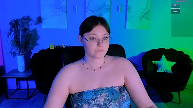 Snapshot of nikole_kitt chatting on 05/19/26, 06:58 nikole kitt online show from 05/19/26, 06:58