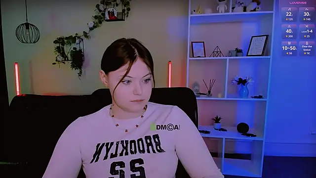 Snapshot of nikole_kitt chatting on 05/25/26, 06:58 nikole kitt online show from 05/25/26, 06:58