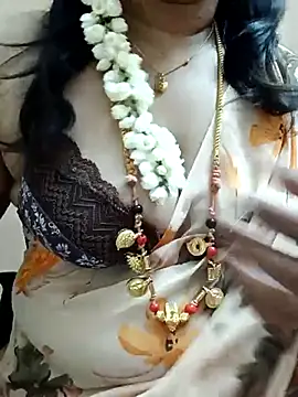 Snapshot of gaurika18 chatting on 03/12/25, 02:56 gaurika18 online show from 03/12/25, 02:56