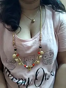 Snapshot of gaurika18 chatting on 03/19/25, 11:03 gaurika18 online show from 03/19/25, 11:03