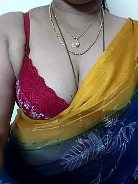 Snapshot of gaurika18 chatting on 09/27/25, 06:40 gaurika18 online show from 09/27/25, 06:40