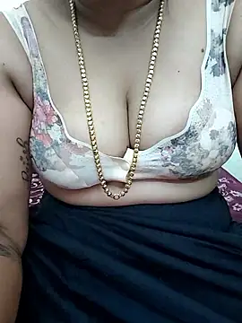 Snapshot of gaurika18 chatting on 01/11/26, 11:59 gaurika18 online show from 01/11/26, 11:59