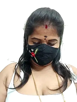 gaurika18 online show from 04/05/26, 03:53