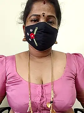 Snapshot of gaurika18 chatting on 05/09/26, 10:09 gaurika18 online show from 05/09/26, 10:09