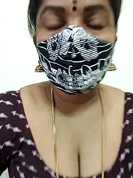 Snapshot of gaurika18 chatting on 05/10/26, 12:38 gaurika18 online show from 05/10/26, 12:38