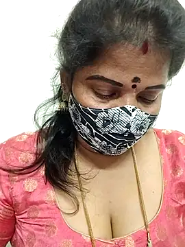 Snapshot of gaurika18 chatting on 05/15/26, 04:03 gaurika18 online show from 05/15/26, 04:03
