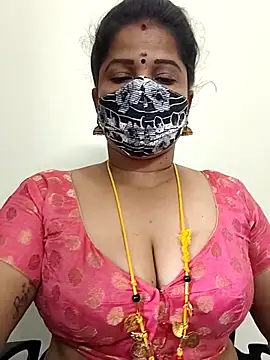 Snapshot of gaurika18 chatting on 05/19/26, 02:18 gaurika18 online show from 05/19/26, 02:18
