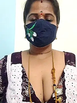 Snapshot of gaurika18 chatting on 06/13/26, 02:48 gaurika18 online show from 06/13/26, 02:48