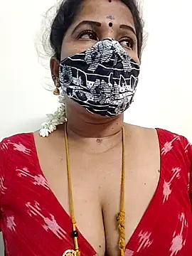 Snapshot of gaurika18 chatting on 06/14/26, 04:53 gaurika18 online show from 06/14/26, 04:53