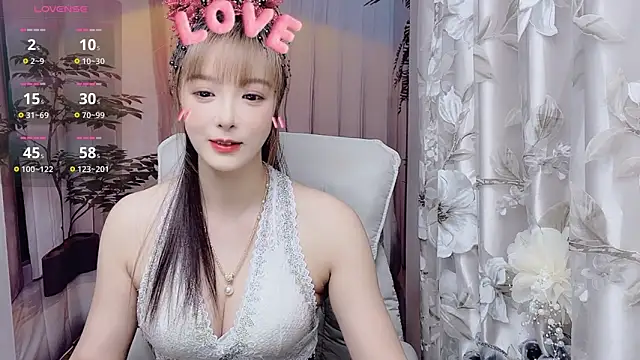 Snapshot of NINIbaby-99 chatting on 05/29/26, 04:05 NINIbaby-99 online show from 05/29/26, 04:05