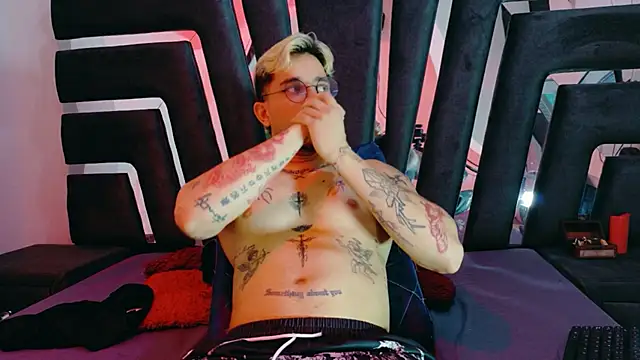 AliceandMax online show from 04/10/26, 02:11