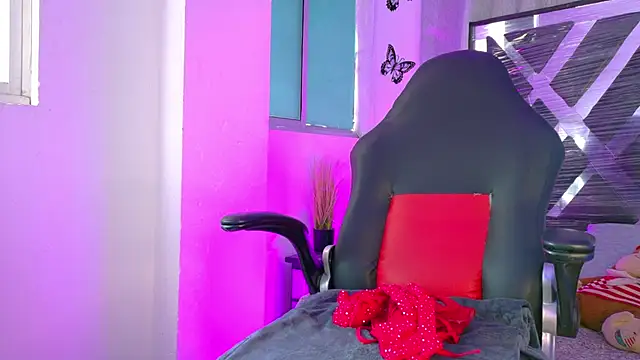 meggan 77 online show from 04/14/26, 08:04