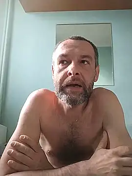 Snapshot of Andrzej-M chatting on 05/31/26, 04:25 Andrzej-M online show from 05/31/26, 04:25