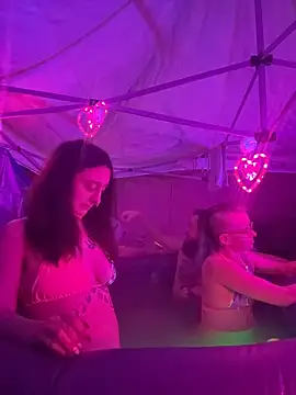 NovaLove2002 online show from 02/09/26, 04:38