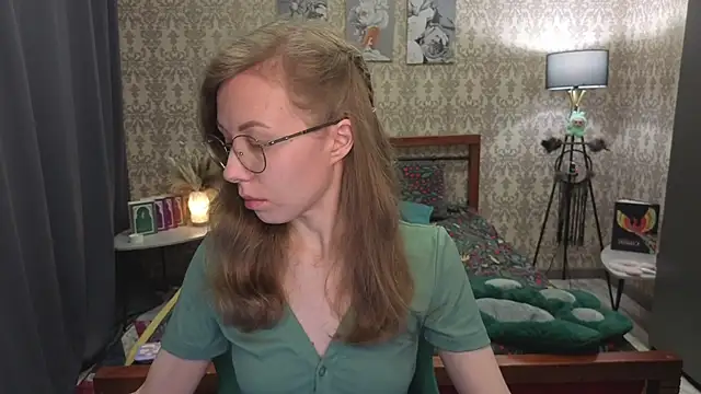 Lill Mary online show from 03/23/26, 03:21