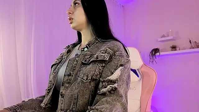 BetsyGonzale online show from 04/19/26, 04:01