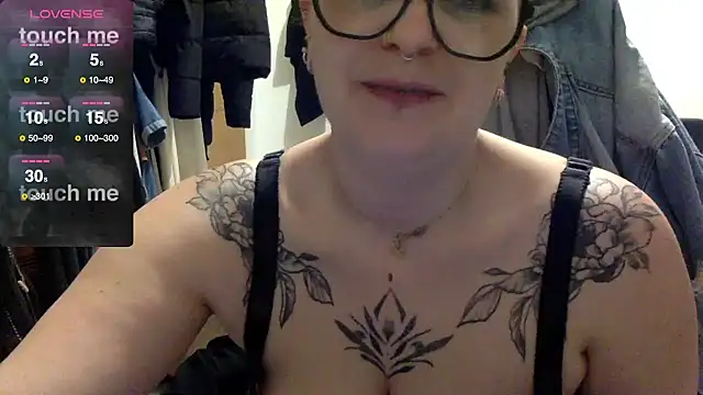 Snapshot of vanillesoumise chatting on 03/22/25, 09:21 vanillesoumise online show from 03/22/25, 09:21