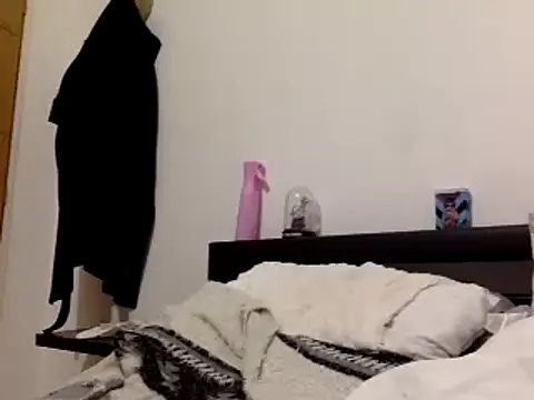 Snapshot of vanillesoumise chatting on 03/04/26, 08:48 vanillesoumise online show from 03/04/26, 08:48