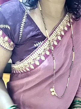 Snapshot of anuradha1432 chatting on 09/13/25, 07:52 anuradha1432 online show from 09/13/25, 07:52