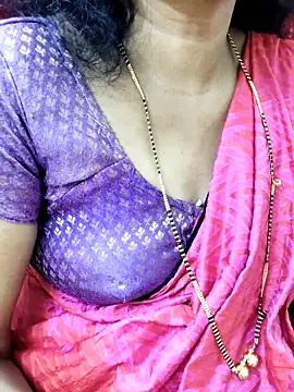 Snapshot of anuradha1432 chatting on 09/17/25, 09:11 anuradha1432 online show from 09/17/25, 09:11