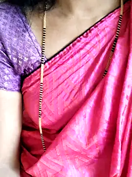 Snapshot of anuradha1432 chatting on 09/26/25, 07:12 anuradha1432 online show from 09/26/25, 07:12