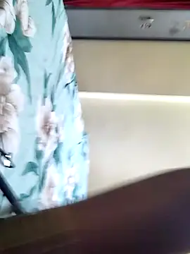 Snapshot of anuradha1432 chatting on 10/02/25, 08:21 anuradha1432 online show from 10/02/25, 08:21