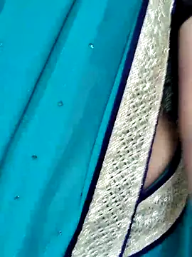 Snapshot of anuradha1432 chatting on 10/13/25, 09:31 anuradha1432 online show from 10/13/25, 09:31