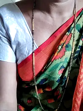 Snapshot of anuradha1432 chatting on 10/16/25, 09:43 anuradha1432 online show from 10/16/25, 09:43