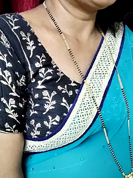 Snapshot of anuradha1432 chatting on 10/29/25, 04:53 anuradha1432 online show from 10/29/25, 04:53