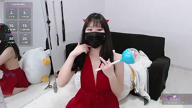 Snapshot of who_Lilly chatting on 03/14/25, 12:07 who Lilly online show from 03/14/25, 12:07