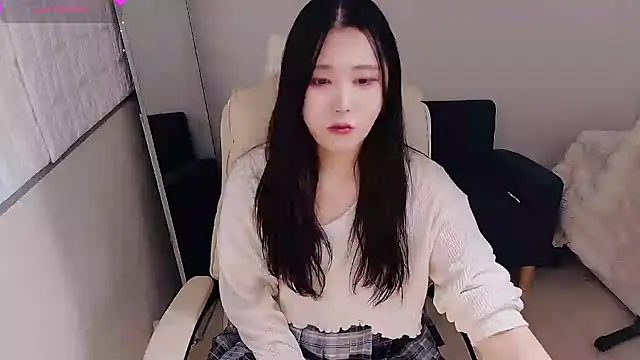 Snapshot of who_Lilly chatting on 09/14/25, 12:48 who Lilly online show from 09/14/25, 12:48